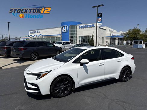 Used 2023 Toyota Corolla SE w/ SE Premium Package FWD image 1
