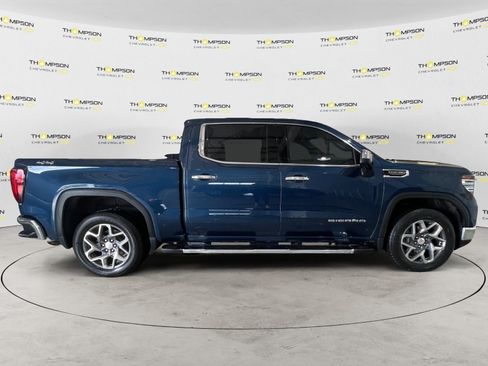 Used 2022 GMC Sierra 1500 SLT w/ SLT Convenience Package AWD/4WD image 6