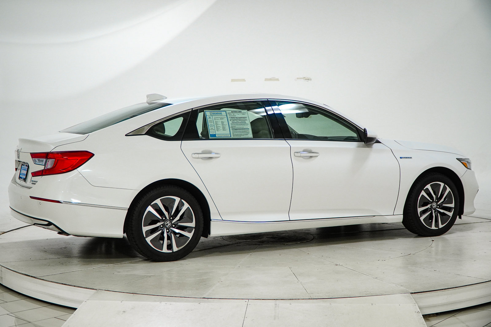 Used 2019 Honda Accord Touring image 11
