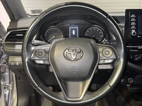 Used 2023 Toyota Camry SE FWD image 18