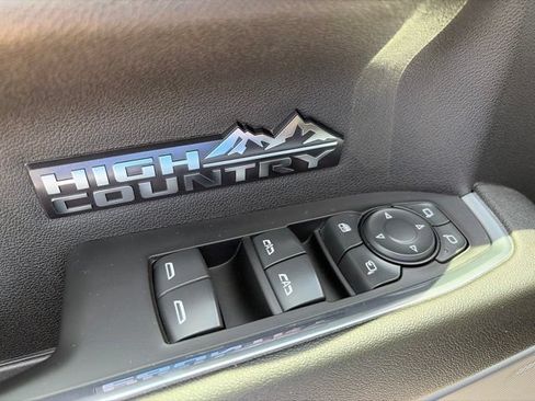 Used 2024 Chevrolet Silverado 1500 High Country w/ High Country Premium Package AWD/4WD image 12