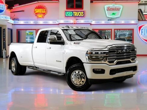 Used 2026 RAM 3500 Laramie AWD/4WD image 1