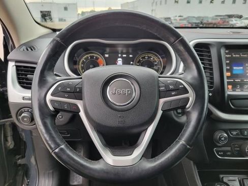 Used 2017 Jeep Cherokee Trailhawk w/ Comfort & Convenience Group AWD/4WD image 24