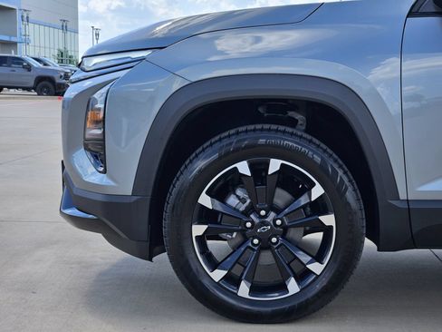 New 2027 Chevrolet Equinox RS w/ Safety and Technology Package FWD image 11