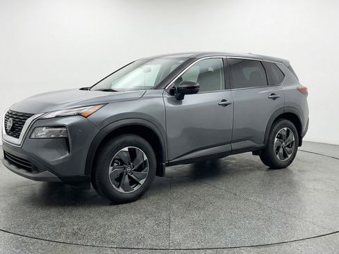 Used 2025 Nissan Rogue SV AWD/4WD image 3