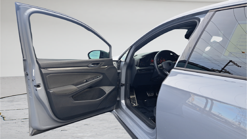 Used 2022 Volkswagen GTI SE FWD image 9