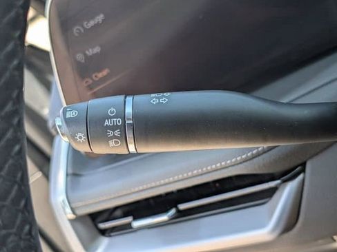 Used 2025 Cadillac XT4 Premium Luxury FWD image 23