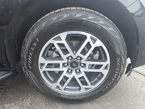 Used 2025 Ford Expedition Active image 41