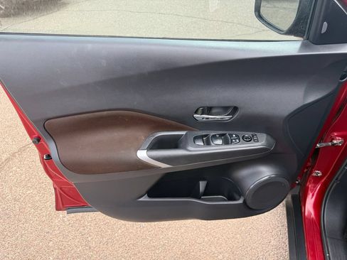 Used 2022 Nissan Kicks SR FWD image 15