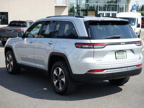 Used 2023 Jeep Grand Cherokee 4WD 4xe image 6