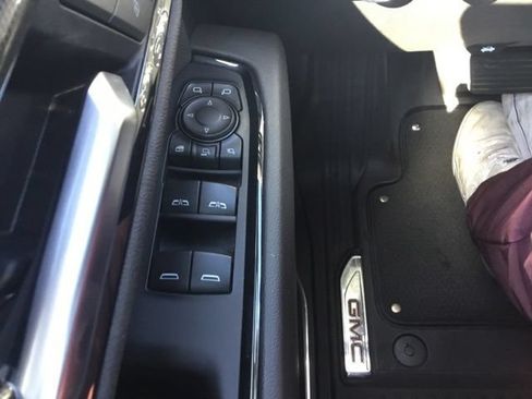 Used 2025 GMC Sierra 3500 AT4 w/ AT4 Premium Plus Package AWD/4WD image 22