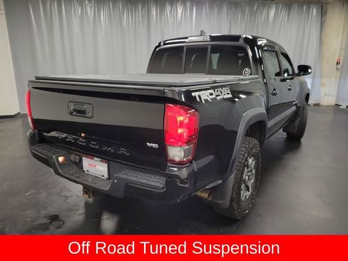 Used 2016 Toyota Tacoma TRD Off-Road w/ Premium & Technology Package image 8