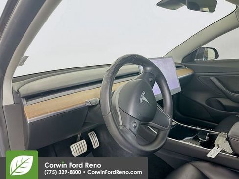 Used 2020 Tesla Model 3 Performance image 9