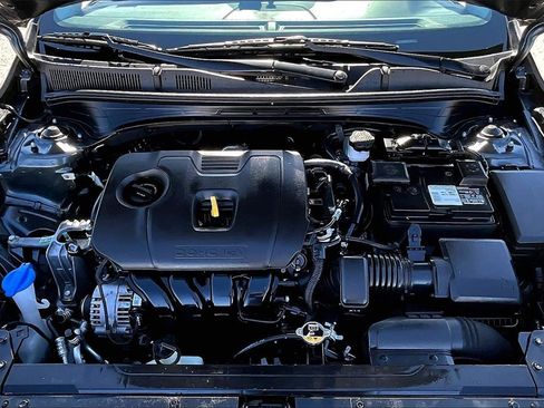 Used 2024 Kia Forte LXS w/ LXS Technology Package image 9