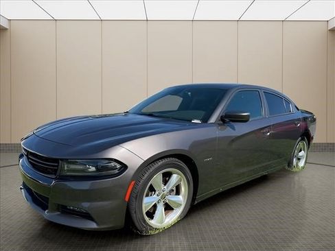 Used 2015 Dodge Charger R/T RWD image 2
