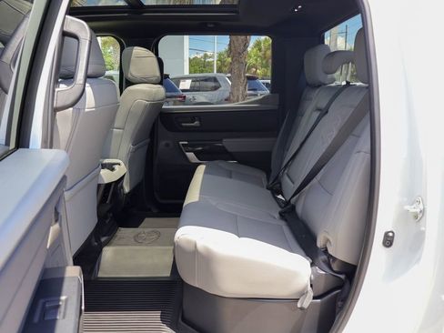 Used 2025 Toyota Tundra Limited AWD/4WD image 10