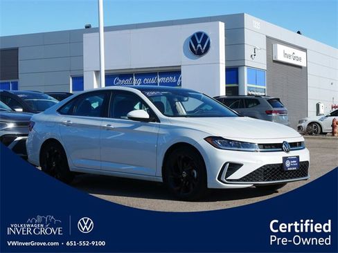 Certified 2025 Volkswagen Jetta SE image 1