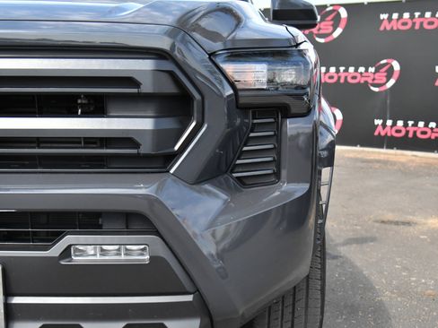 Used 2025 Toyota Tacoma SR5 AWD/4WD image 11