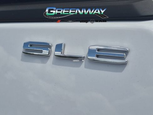 Used 2024 GMC Terrain SLE FWD image 30