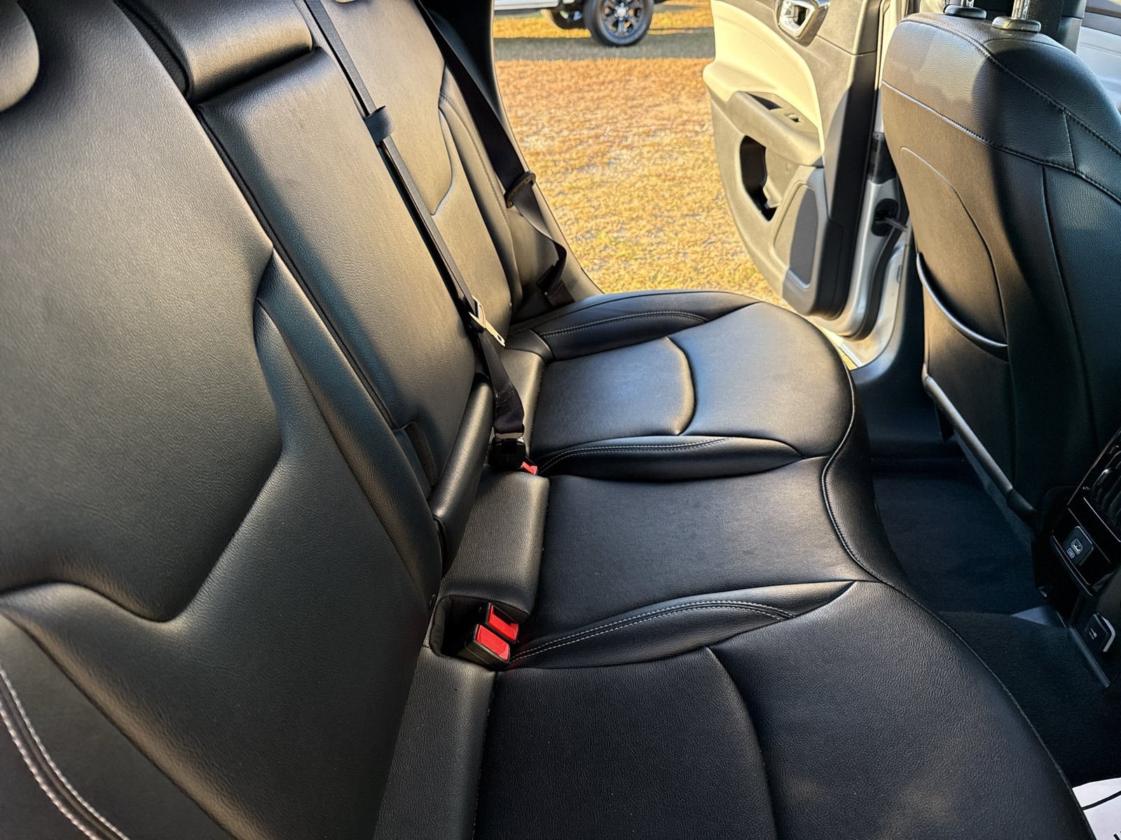 Used 2025 Jeep Compass Limited AWD/4WD image 26