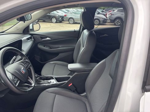 Used 2025 Buick Encore GX Preferred FWD image 25