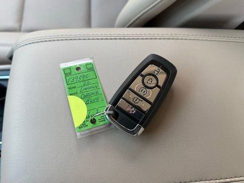 Used 2022 Lincoln Corsair AWD w/ Premium Package image 40