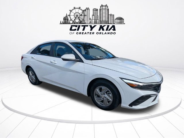 Used 2026 Hyundai Elantra SE FWD image 8