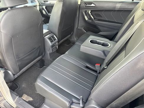 Used 2023 Volkswagen Tiguan SE image 29