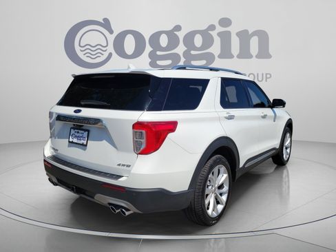 Used 2024 Ford Explorer Platinum w/ Technology Package AWD/4WD image 3