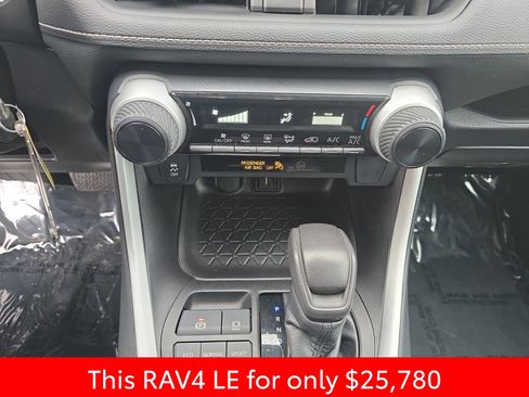 Used 2022 Toyota RAV4 LE image 30