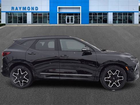 Certified 2023 Chevrolet Blazer RS w/ Driver Confidence II Package image 2