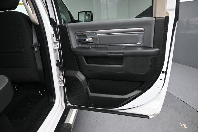 Used 2021 RAM 1500 Classic SLT AWD/4WD image 25