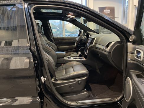 Used 2018 Jeep Grand Cherokee Trackhawk AWD/4WD image 40