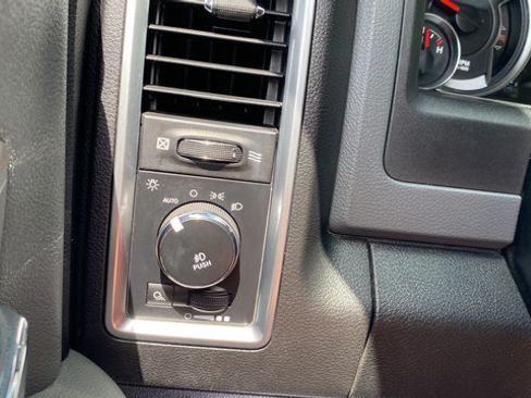 Used 2018 RAM 2500 Big Horn AWD/4WD image 12