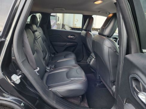 Used 2016 Jeep Cherokee Limited image 14