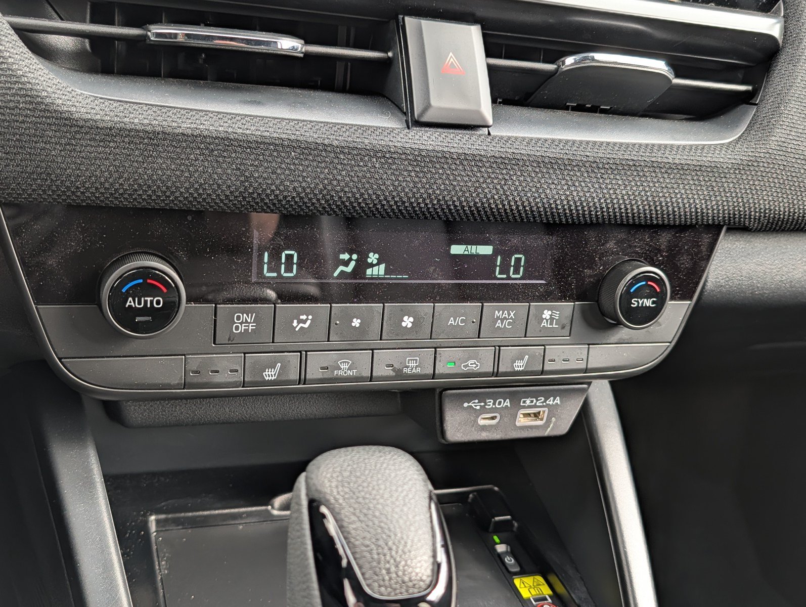 Certified 2026 Subaru Outback Limited AWD/4WD image 33