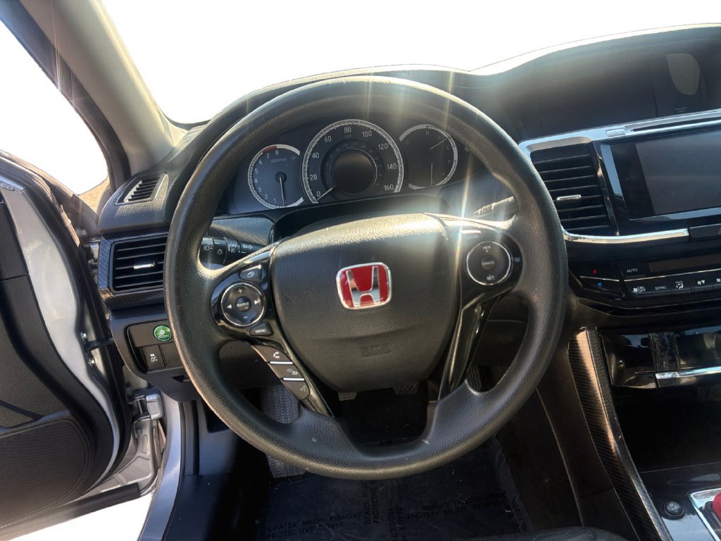 Used 2017 Honda Accord EX image 11