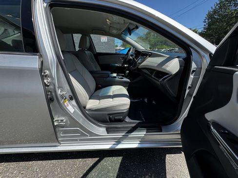 Used 2013 Toyota Avalon XLE w/ Preferred Accessory Package FWD image 16