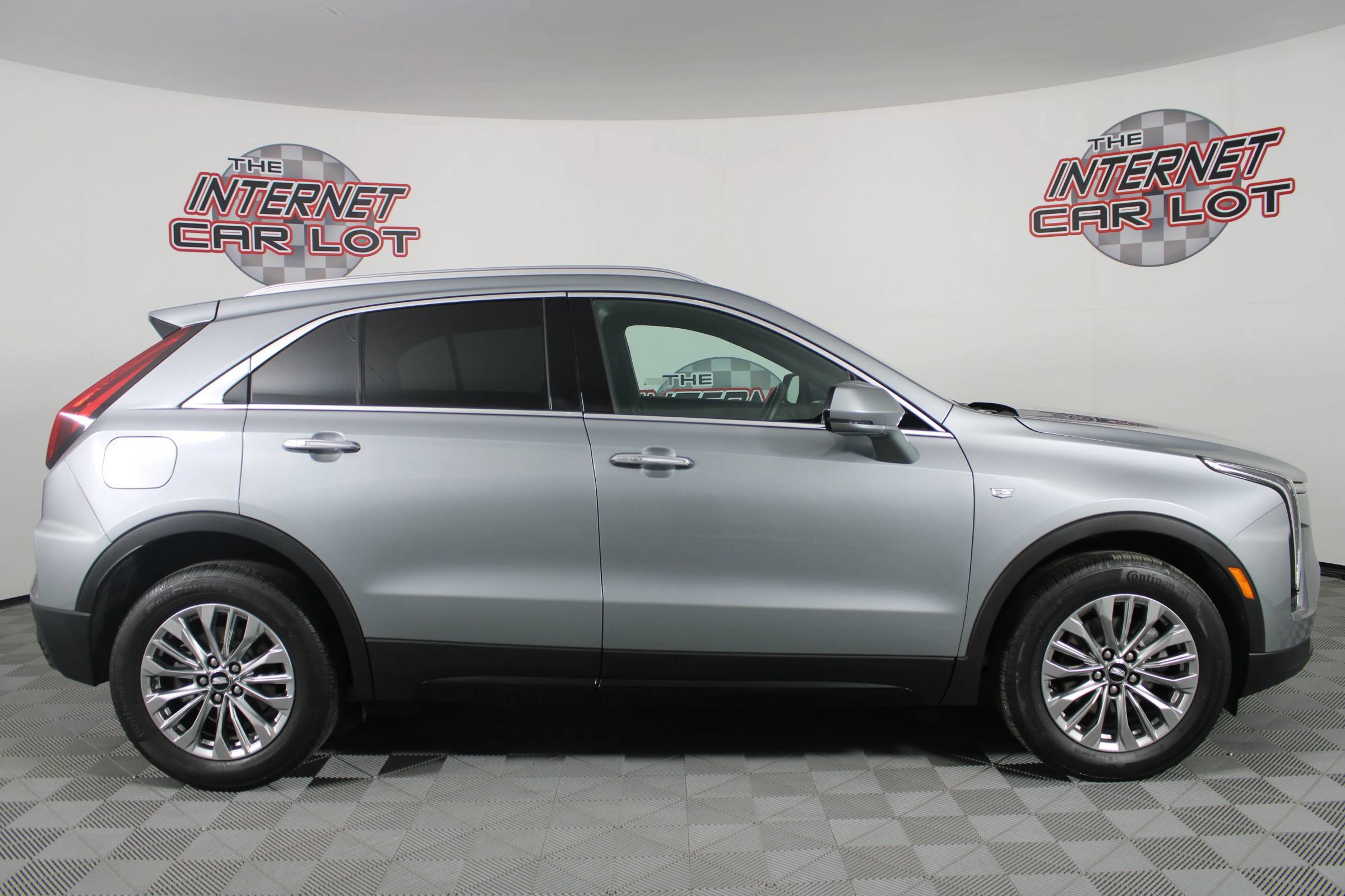 Used 2024 Cadillac XT4 Premium Luxury FWD image 8