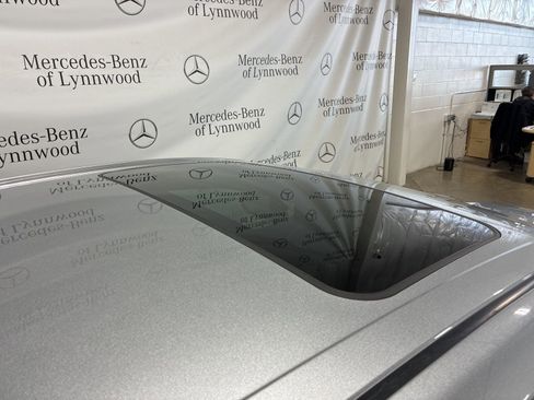 Used 2022 Toyota Camry SE w/ Audio Upgrade Package image 11