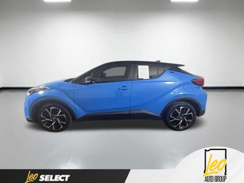 Used 2019 Toyota C-HR XLE FWD image 2