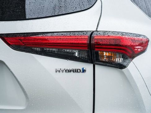 Used 2022 Toyota Highlander XLE image 8