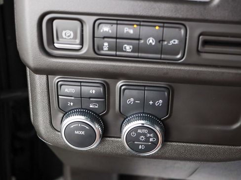 Used 2022 GMC Yukon SLT AWD/4WD image 23