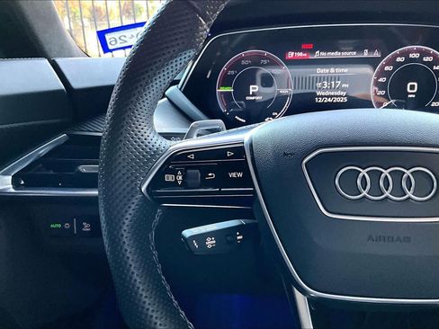 Used 2023 Audi RS e-tron GT image 23