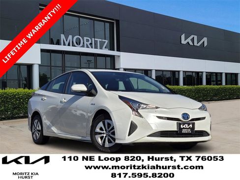 Used 2017 Toyota Prius Four image 1
