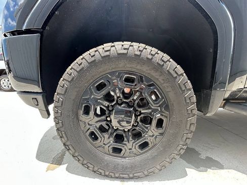 Used 2020 GMC Sierra 2500 AT4 w/ AT4 Premium Package AWD/4WD image 6