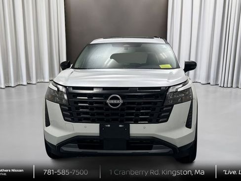 New 2026 Nissan Pathfinder SL w/ SL Premium Package image 2