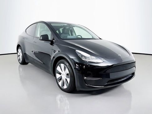 Used 2021 Tesla Model Y Long Range AWD/4WD image 3