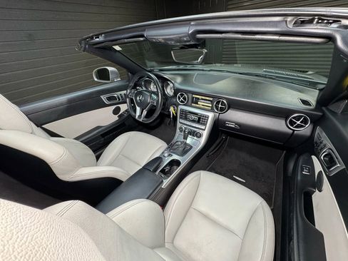 Used 2012 Mercedes-Benz SLK 350 image 23