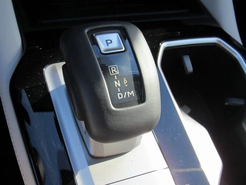 New 2025 Mitsubishi Outlander SE image 19